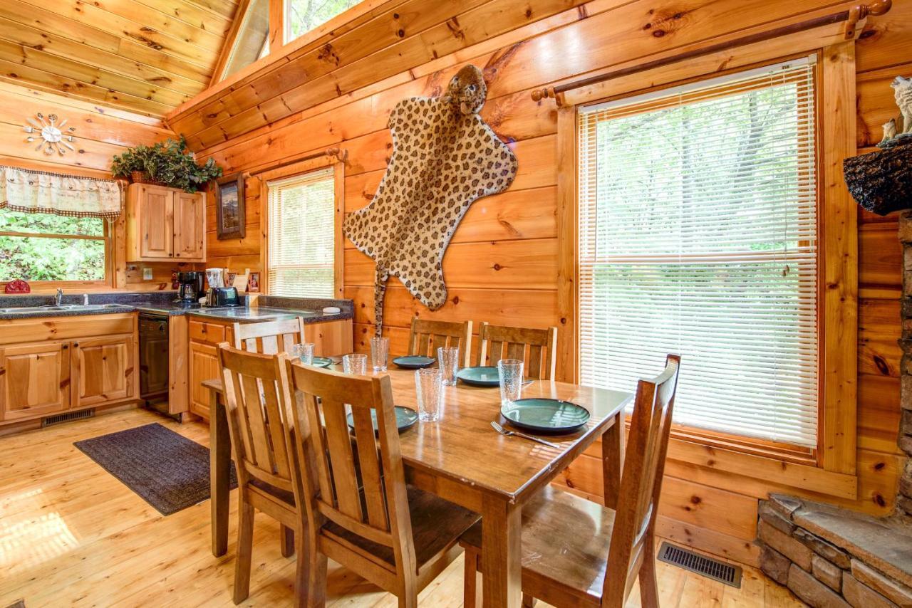 Cabin Of Dreams, 3 Bedroom Water View, Wifi, Hot Tub, Pool Table, Sleep 8 Sevierville Esterno foto