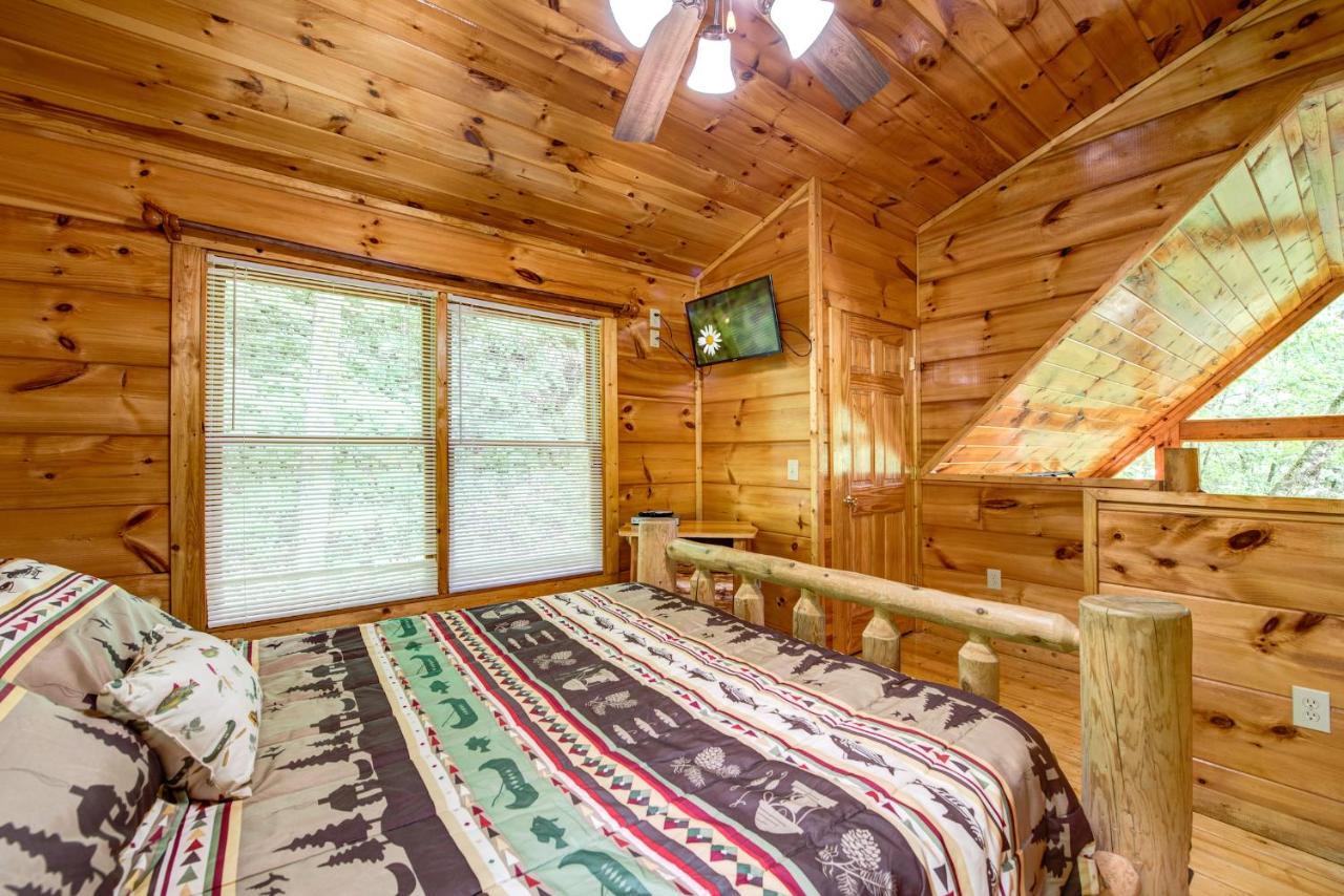 Cabin Of Dreams, 3 Bedroom Water View, Wifi, Hot Tub, Pool Table, Sleep 8 Sevierville Esterno foto