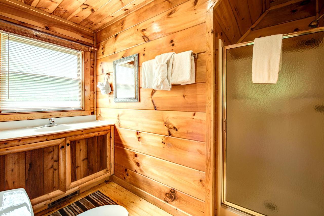 Cabin Of Dreams, 3 Bedroom Water View, Wifi, Hot Tub, Pool Table, Sleep 8 Sevierville Esterno foto