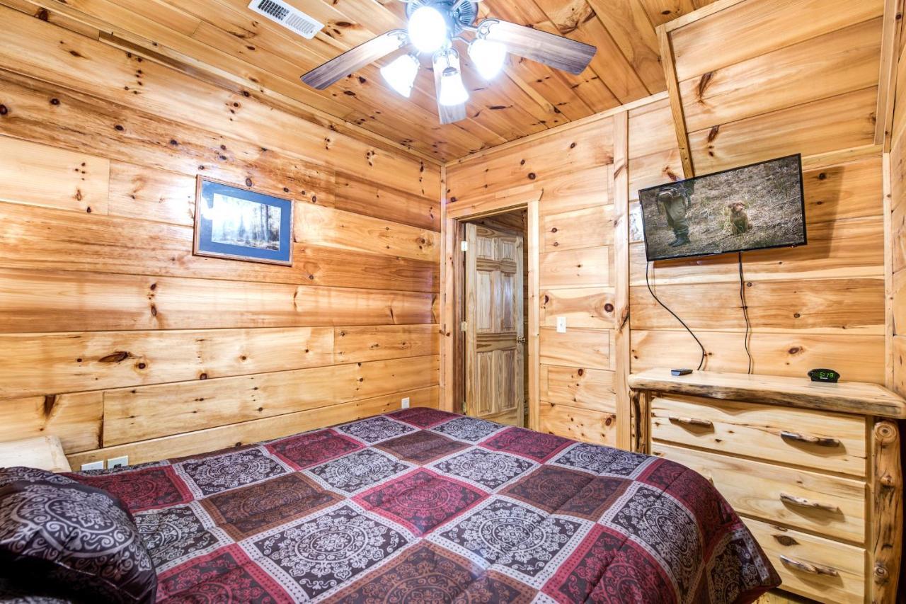 Cabin Of Dreams, 3 Bedroom Water View, Wifi, Hot Tub, Pool Table, Sleep 8 Sevierville Esterno foto