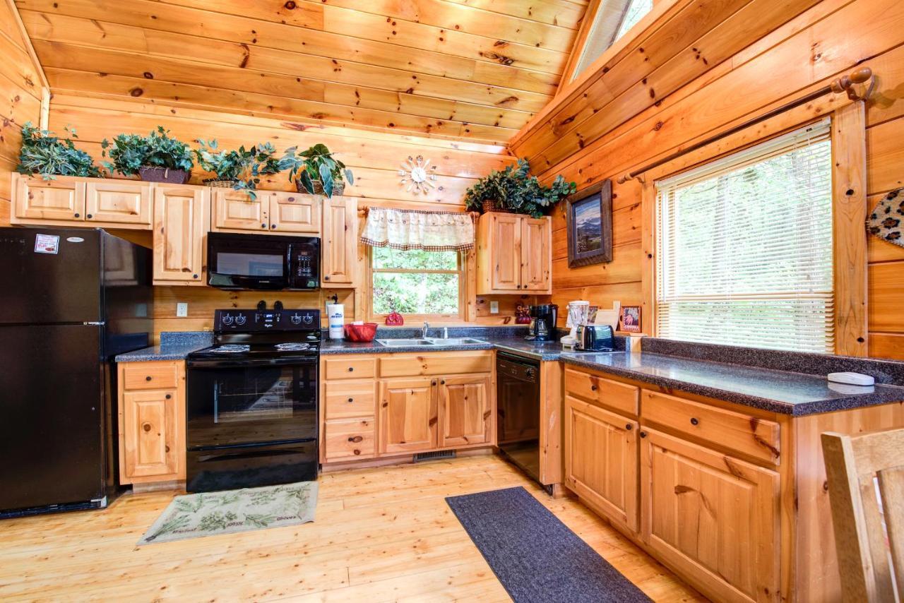 Cabin Of Dreams, 3 Bedroom Water View, Wifi, Hot Tub, Pool Table, Sleep 8 Sevierville Esterno foto