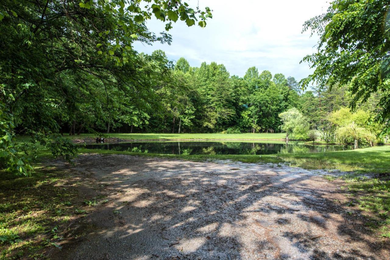 Cabin Of Dreams, 3 Bedroom Water View, Wifi, Hot Tub, Pool Table, Sleep 8 Sevierville Esterno foto